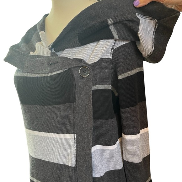 Calvin Klein Black and Gray Off-the-Shoulder Sweater with Relaxed Fit - Picture 4 of 6